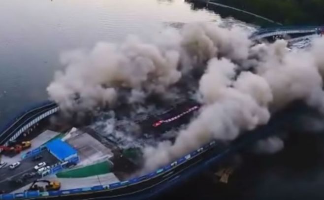 Espectacular explosión de un puente defectuoso en China