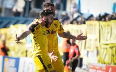 Peñarol venció a Liverpool de visitante y lidera su grupo