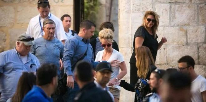 Spears visitó el Muro de las Lamentaciones y canceló una cena con Netanyahu