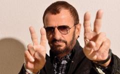 Ringo Starr celebra su 77 cumpleaños con paz y amor