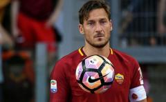 Totti anuncia que empezará una nueva carrera como directivo del Roma