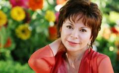 Isabel Allende celebra sus 75 años con un nuevo libro y un nuevo amor