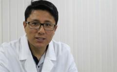 Médico boliviano avanza con experimentos para tratar cáncer en la sangre