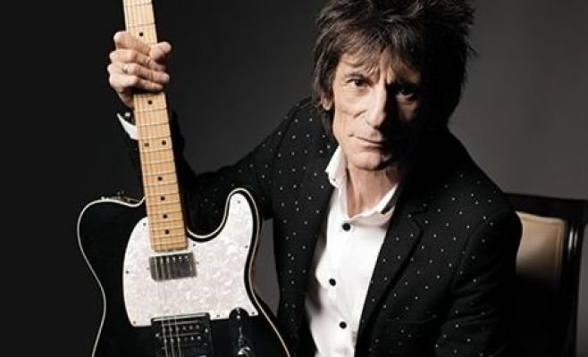 Guitarrista de Rolling Ronnie Wood dice que fue operado de cáncer de pulmón