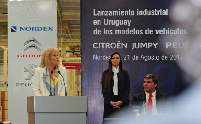 Cosse destacó la industria automotríz nacional como fundamental