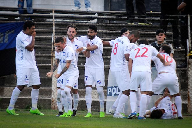 Nacional se mide ante Plaza Colonia a partir de las 19