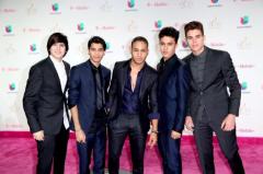 El grupo CNCO inyecta a su reguetón "letras positivas" para la juventud