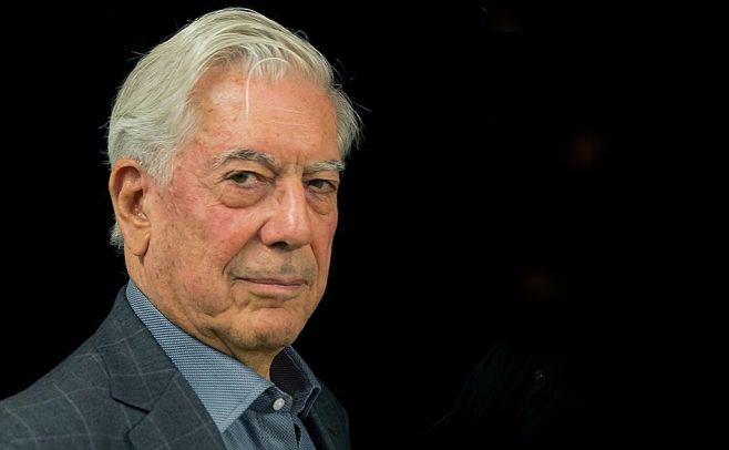 Vargas Llosa dice que la comunicación en redes es una caricatura de la lengua