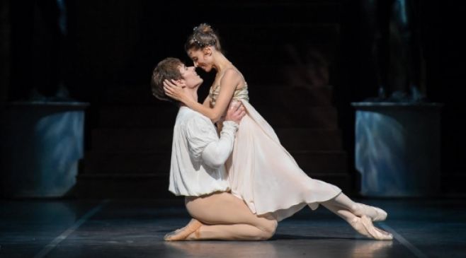 Romeo y Julieta. María Noel Riccetto y Gustavo Carvalho en Oír con los ojos.