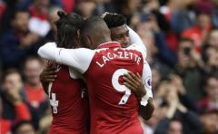 Victoria del Arsenal, empate del Liverpool y descalabro del Everton