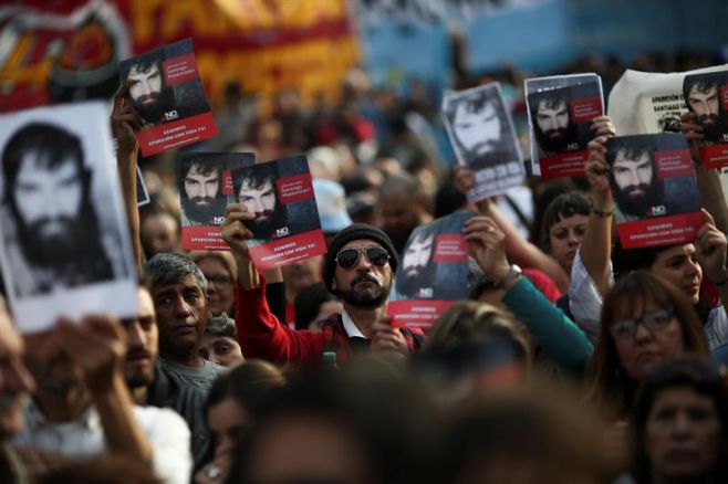 Cientos de personas marchan en Buenos Aires para pedir justicia por Maldonado