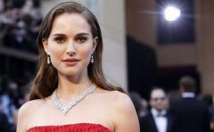 La actriz estadounidense israelí Natalie Portman gana el Premio Genesis