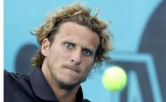 Diego Forlán ofreció un 'show' aparte en el Abierto de Uruguay