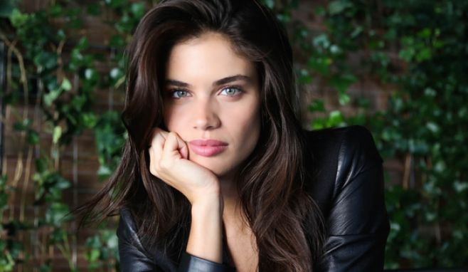 La modelo Sara Sampaio pide a sus compañeras que denuncien los abusos