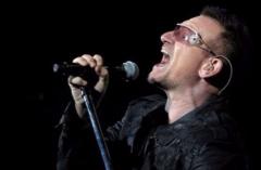 U2 ofrece un concierto por sorpresa en el metro de Berlín