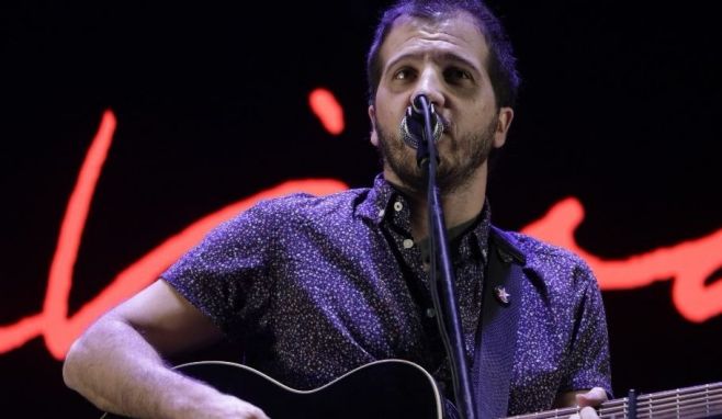 Martín Rosito abrió el concierto de Joaquín Sabina en el Estadio Centenario
