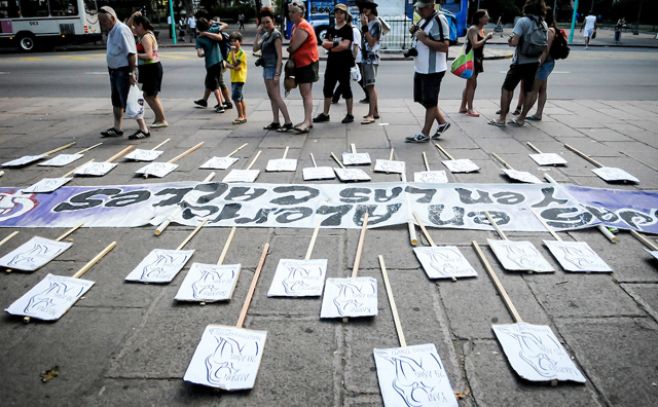 Mujeres se manifestaron en Montevideo en contra del último feminicidio de 2017
