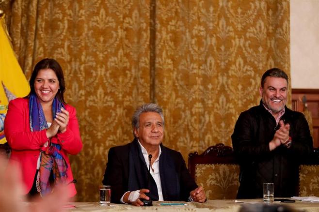 Recuento del 98 % votos da la victoria al "sí" en las 7 preguntas en Ecuador