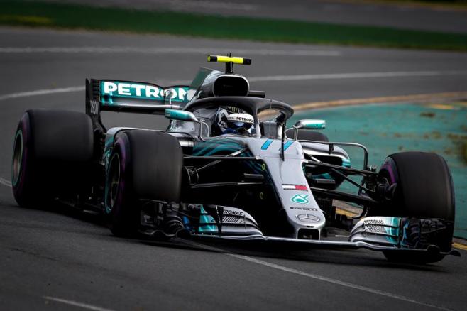 Lewis Hamilton logra primera "pole position" de la temporada