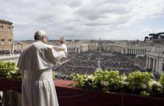 Papa carga contra el "exterminio" en Siria y pide una solución para Venezuela