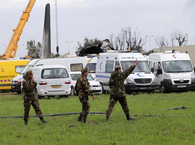 Más de 250 personas murieron al estrellarse un avión militar en Argelia