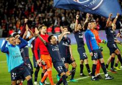 Cavani anotó en la goleada del PSG que le dio el título