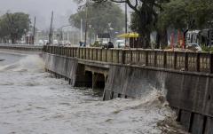 Derrumbes de edificios y cortes de luz por un fuerte temporal en Buenos Aires