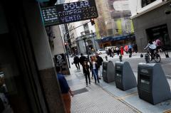 Cotización del dólar en Argentina amenaza al turismo uruguayo