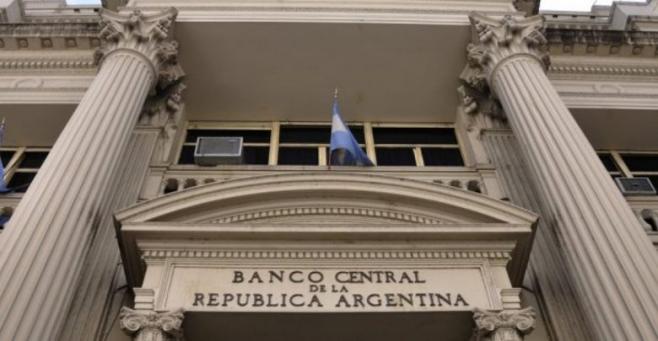 Argentina advirtió que el alza del dólar traerá menos crecimiento y más inflación