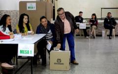Líder de FARC vota por primera vez para que elecciones traigan reconciliación