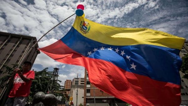 Maduro postergará al menos dos meses la reconversión monetaria