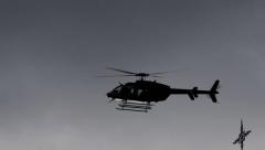 Intentan rescatar en montaña a helicóptero de comitiva presidencial argentina