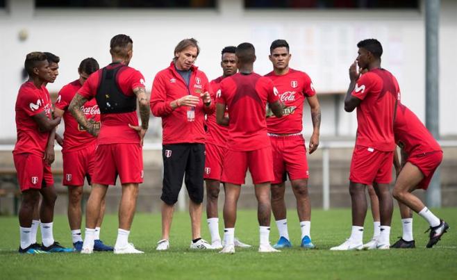 Paolo Guerrero, posible titular con Perú en amistoso frente a Arabia Saudí