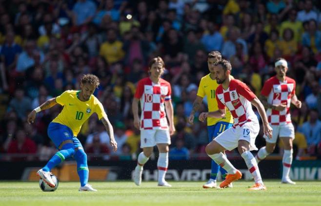 Neymar devuelve la sonrisa a Brasil