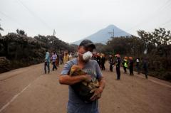 Sube a 69 el número de fallecidos por la erupción del volcán de Fuego