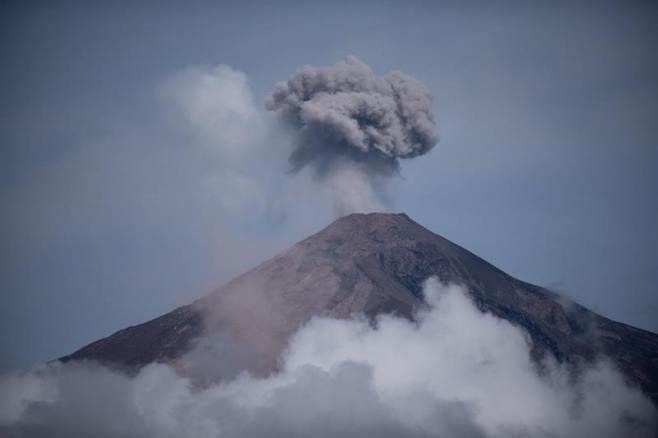 Sube a 99 los muertos y a 197 los desaparecidos por erupción del Volcán de Fuego