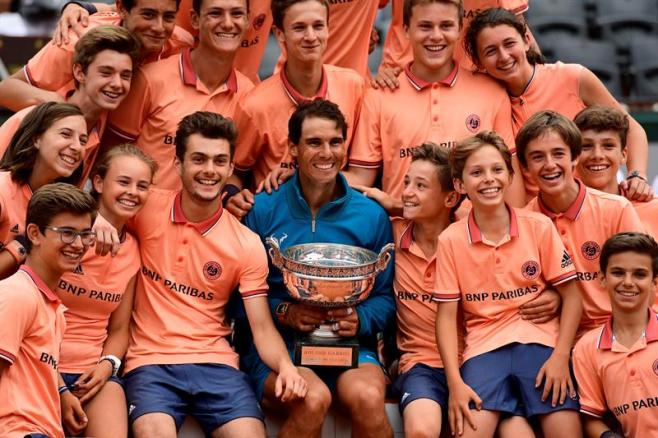 Nadal gana Roland Garros por 11ª vez al batir a Thiem en tres sets