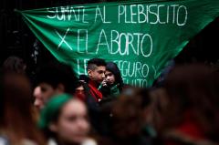 El Congreso argentino celebra una reñida votación para despenalizar el aborto