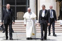 La nueva Constitución vaticana está lista y será entregada al papa