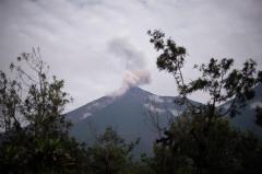 Volcán de Fuego de Guatemala sigue activo con siete explosiones por hora