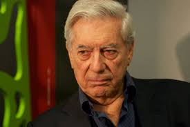 Vargas Llosa recibe el alta hospitalaria tras sufrir una caída en su casa