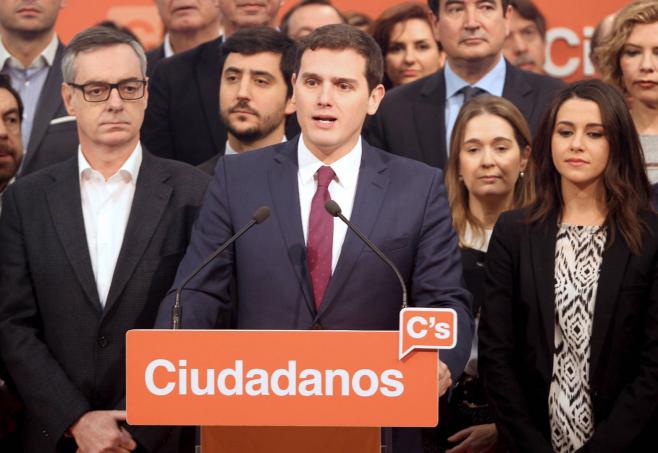 Los liberales ganarían las elecciones en España y Vox entraría en el Parlamento