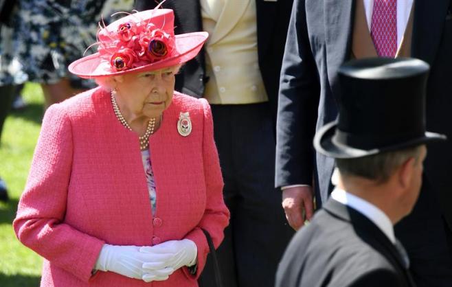 La reina Isabel II promulga la ley del Brexit