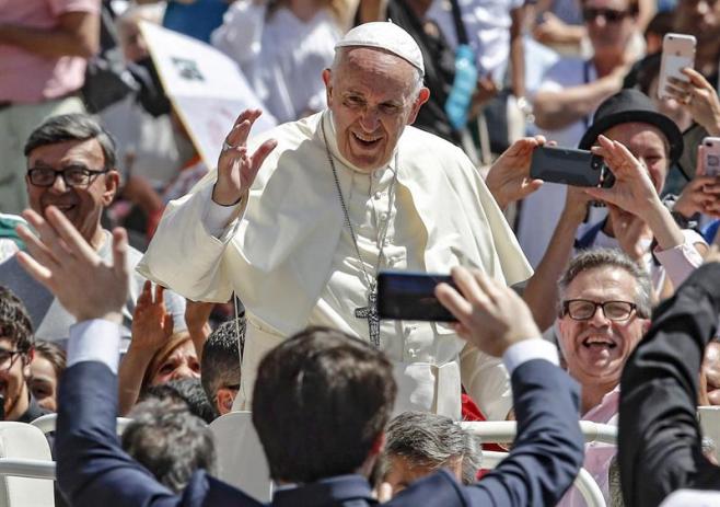 El papa pide diálogo democrático en Nicaragua y alerta sobre la siria Deraa