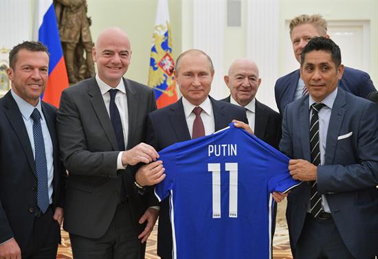 Putin aplaude la organización del Mundial en Rusia