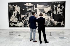 El Rey de España acompaña a Obama en una visita privada al Museo Reina Sofía