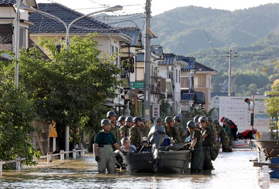 Japón lucha contra reloj para minimizar las víctimas de lluvias torrenciales