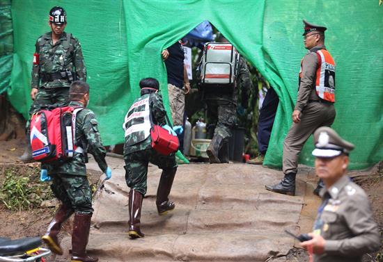 Al menos dos nuevos rescatados de la cueva de Tailandia, según medios locales