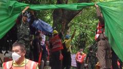 Rescataron a 8 de los 12 niños atrapados en la cueva de Tailandia