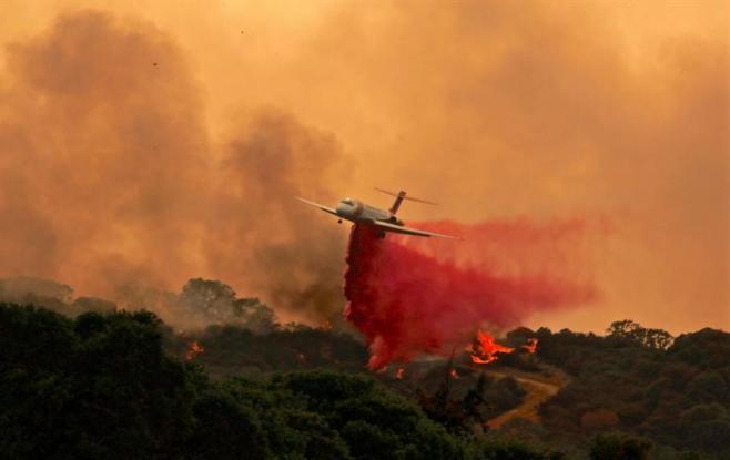 Incendios en California dejan ocho muertos y arrasan 93.000 hectáreas